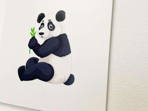 תמונת קיר לחדר ילדים בעיצוב פנדה