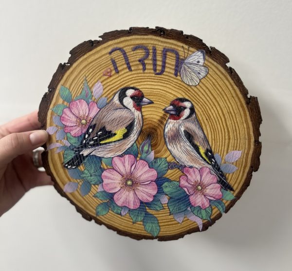ציפורים על גזע עם אפשרות לטקסט