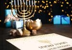 ⁦סט פלייסמנטים לשולחן דגם חנוכה שמח כולל שם משפחה⁩ – תמונה ⁦2⁩